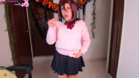 Snapshot of violetaarey chatting on October 2025 11:16:02 PM Violeta Help me reach 150 thumbs up online show from October 2025 11:16:02 PM