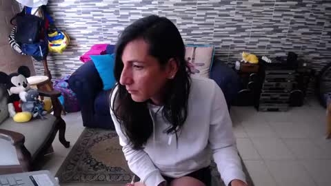 Violeta Gmez online show from April 2026 06:05:02 PM