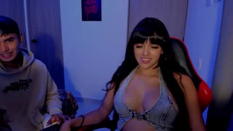 Snapshot of violetandaustin69 chatting on October 2025 03:37:02 AM Violet and Austin online show from October 2025 03:37:02 AM