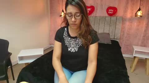 Snapshot of violetascott_ chatting on February 2025 12:11:02 PM VIOLETA online show from February 2025 12:11:02 PM