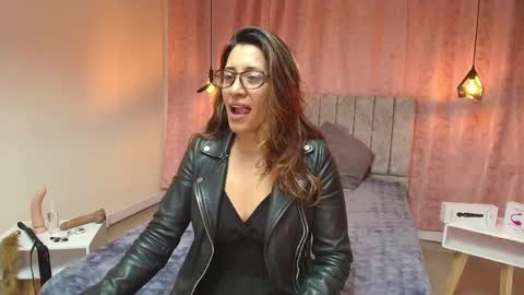 Snapshot of violetascott_ chatting on February 2025 01:17:02 PM VIOLETA online show from February 2025 01:17:02 PM