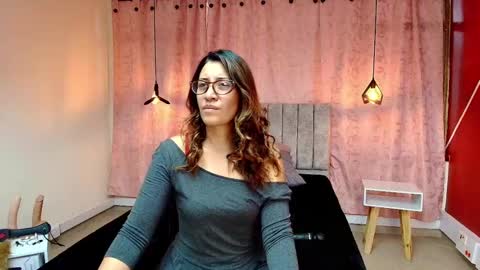 Snapshot of violetascott_ chatting on March 2025 01:54:01 PM VIOLETA online show from March 2025 01:54:01 PM