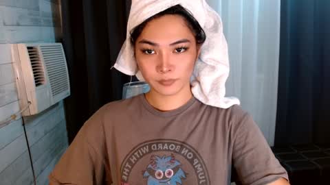 Snapshot of violetasha chatting on December 2024 11:59:01 AM violet online show from December 2024 11:59:01 AM