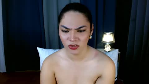 Snapshot of violetasha chatting on January 2025 10:18:02 AM violet online show from January 2025 10:18:02 AM