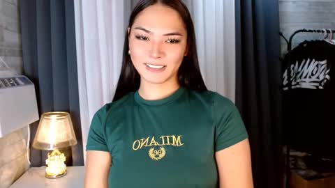 Snapshot of violetasha chatting on September 2025 12:55:01 AM violet online show from September 2025 12:55:01 AM