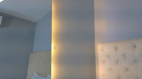 Snapshot of violetbloomm chatting on June 2026 02:21:02 PM Violet online show from June 2026 02:21:02 PM