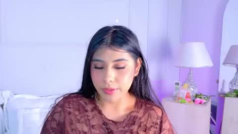 Snapshot of violetbloomm chatting on June 2026 05:29:01 PM Violet online show from June 2026 05:29:01 PM