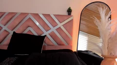 Call me Violet online show from December 2025 04:05:01 PM