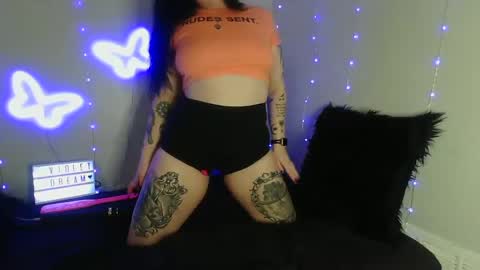 Snapshot of violetdream888 chatting on September 2025 02:55:02 AM VioletDream online show from September 2025 02:55:02 AM