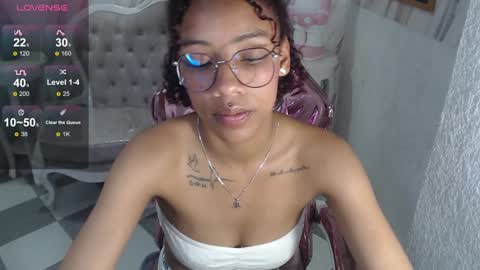 Snapshot of violeth_b chatting on January 2025 03:44:02 PM violeth_b online show from January 2025 03:44:02 PM