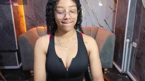 violeth_b online show from October 2025 12:38:01 PM