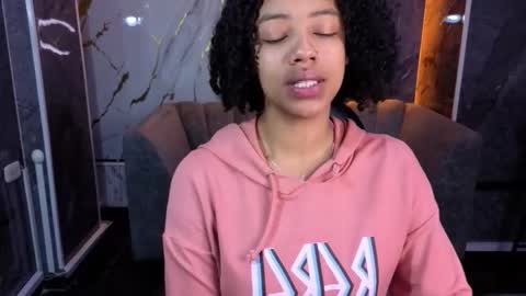 violeth_b online show from October 2025 12:52:02 PM