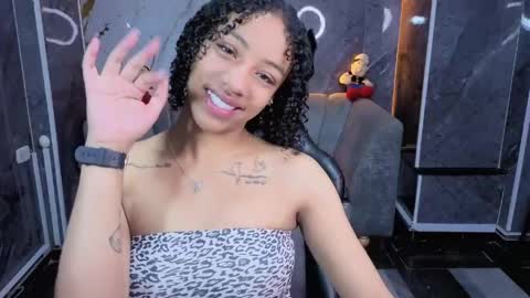 violeth_b online show from April 2026 01:13:01 PM