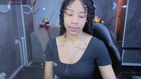 violeth_b online show from April 2026 12:47:01 PM