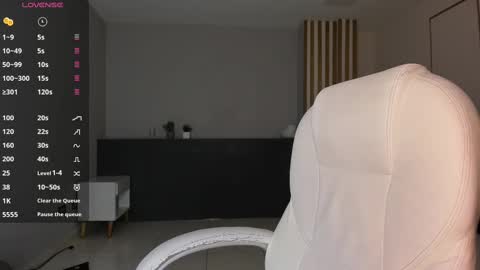 Violeth Hill online show from March 2025 05:43:02 PM