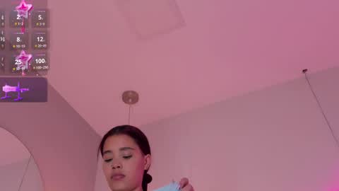 Violeth Hill online show from October 2025 07:41:01 PM