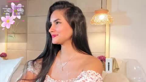 Snapshot of violethilton chatting on October 2025 08:37:02 PM violeth online show from October 2025 08:37:02 PM