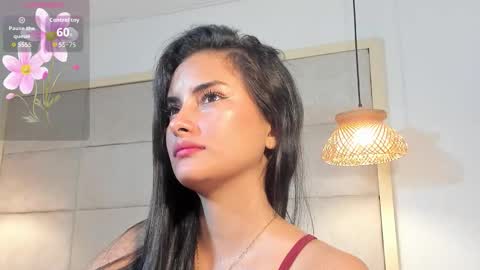 Snapshot of violethilton chatting on October 2025 07:58:02 PM violeth online show from October 2025 07:58:02 PM