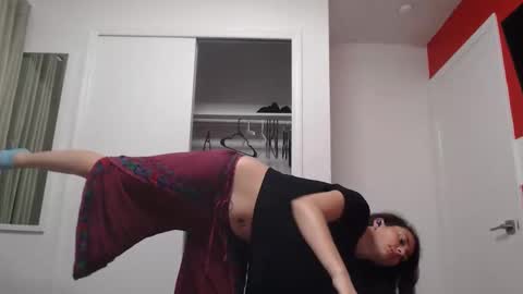 Snapshot of violethooper chatting on February 2026 07:14:02 AM Violet Hooper online show from February 2026 07:14:02 AM