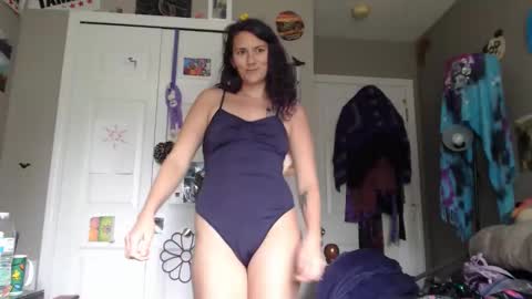 Violet Hooper online show from May 2026 04:48:02 PM