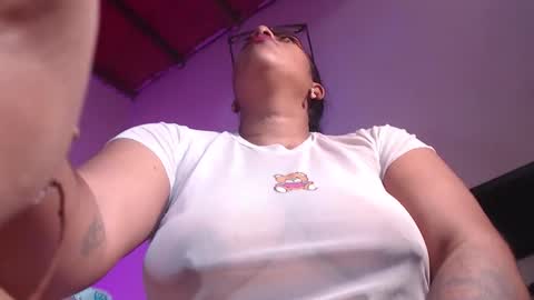 Snapshot of violethrammstein chatting on October 2025 09:09:02 AM ViolethRammstein online show from October 2025 09:09:02 AM