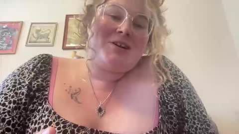 violetlyhappy online show from May 2026 06:23:02 PM