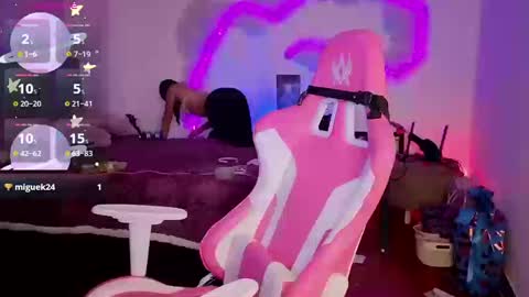 Snapshot of violetqs chatting on March 2026 08:34:02 PM online show from March 2026 08:34:02 PM