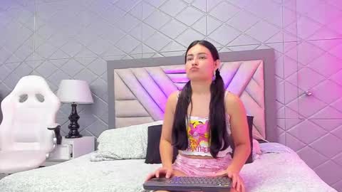 Violet Rousse online show from January 2025 06:58:02 PM