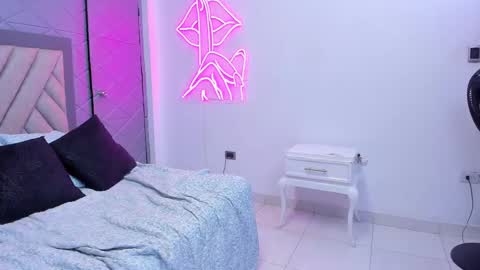 Violet Rousse online show from January 2025 06:41:02 PM