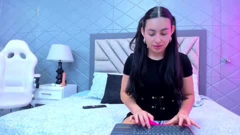 Violet Rousse online show from February 2025 12:47:01 PM