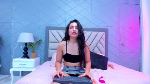 Violet Rousse online show from February 2025 06:56:02 PM