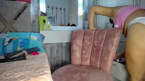 violetroussee online show from March 2026 06:38:02 PM