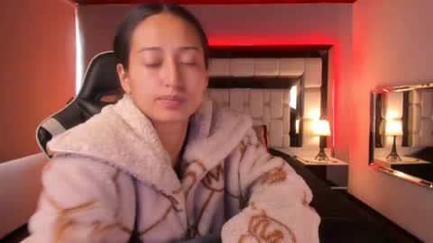 Snapshot of violetskinny chatting on January 2025 07:29:01 PM violetskinny online show from January 2025 07:29:01 PM
