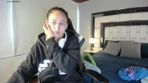 violetskinny online show from October 2025 07:47:01 PM