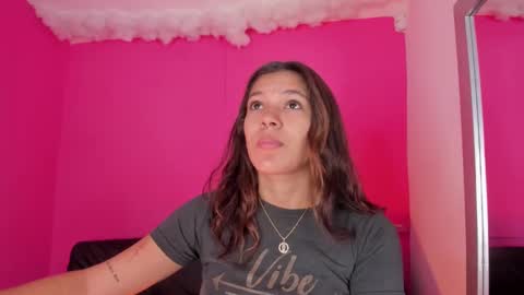 violett_24_ online show from March 2025 12:36:02 PM