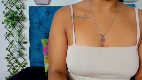 Snapshot of violett__rousee chatting on October 2025 03:24:01 PM violett rousee online show from October 2025 03:24:01 PM