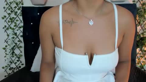 Snapshot of violett__rousee chatting on November 2025 04:19:01 PM violett rousee online show from November 2025 04:19:01 PM