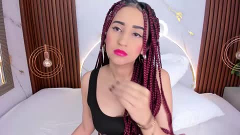 Violett  online show from October 2025 12:03:01 PM