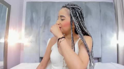 Violett  online show from October 2025 12:06:01 PM