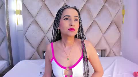 Violett  online show from November 2025 08:42:01 PM