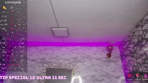 Snapshot of violetta_jhonson_v chatting on January 2025 01:29:01 PM Violetta online show from January 2025 01:29:01 PM
