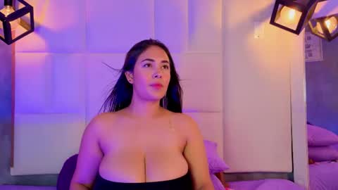 Snapshot of violetta_rose_ chatting on July 2026 01:29:01 AM violetta online show from July 2026 01:29:01 AM
