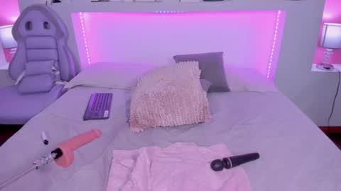 Snapshot of violettabaker1 chatting on December 2024 01:29:01 AM ViolettaBaker online show from December 2024 01:29:01 AM