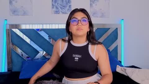 Snapshot of violettabloom1_ chatting on September 2025 08:32:01 PM violettabloom1_ online show from September 2025 08:32:01 PM