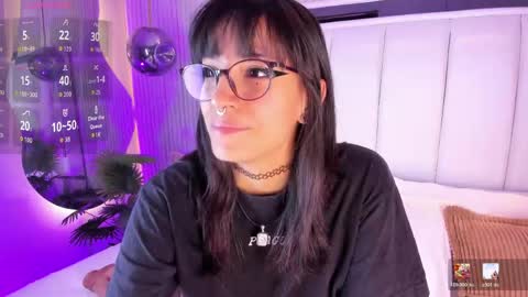 violettacolinss online show from April 2026 11:37:01 AM