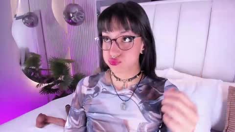 violettacolinss online show from April 2026 11:36:02 AM