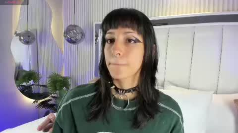 violettacolinss online show from June 2026 11:33:01 AM