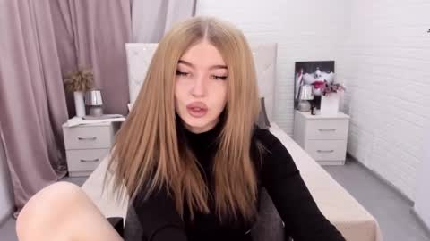 ViolettaOtis online show from December 2024 11:33:02 AM