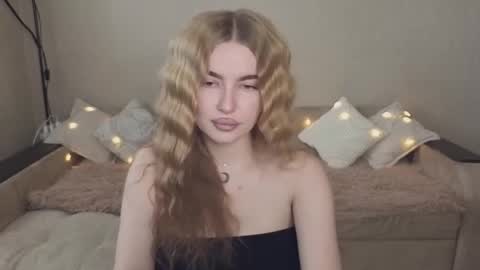 ViolettaOtis online show from September 2025 11:21:02 AM