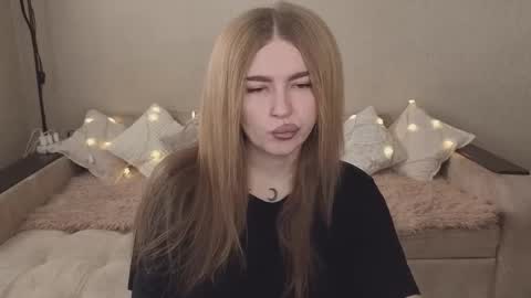 ViolettaOtis online show from September 2025 09:03:02 AM